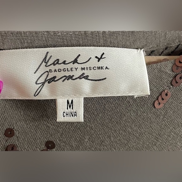 Size medium asymmetrical Badgley Mischka sequin dress - Picture 5 of 5